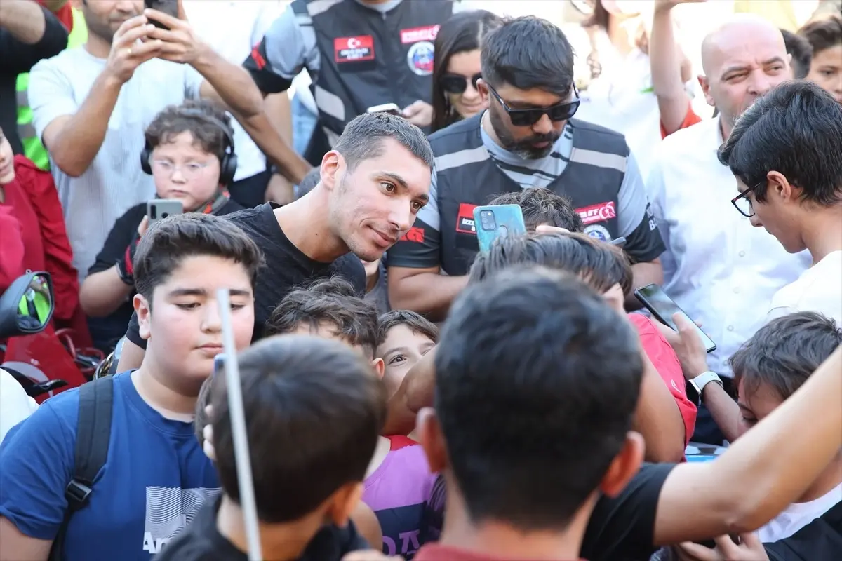 Toprak Razgatlıoğlu’na Alanya’da Coşkulu Karşılama