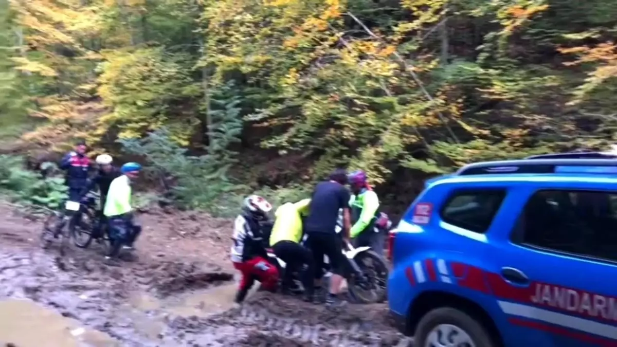 Yenice Bisiklet Festivali’nde Motosiklet Çamura Saplandı
