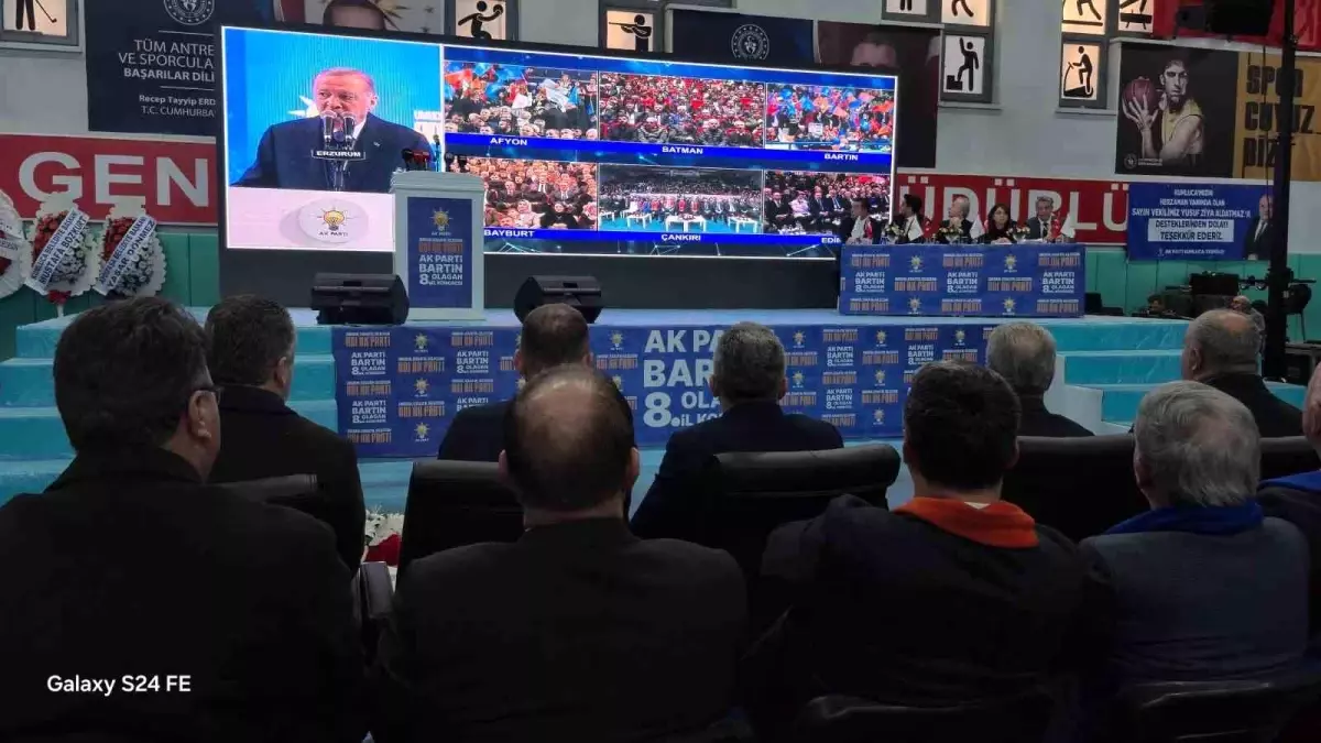 Bakan Tunç: “Şer şebekeleriyle, demokrasi düşmanlarıyla, darbeci anlayışla da savaşa savaşa bu noktalara geldik”