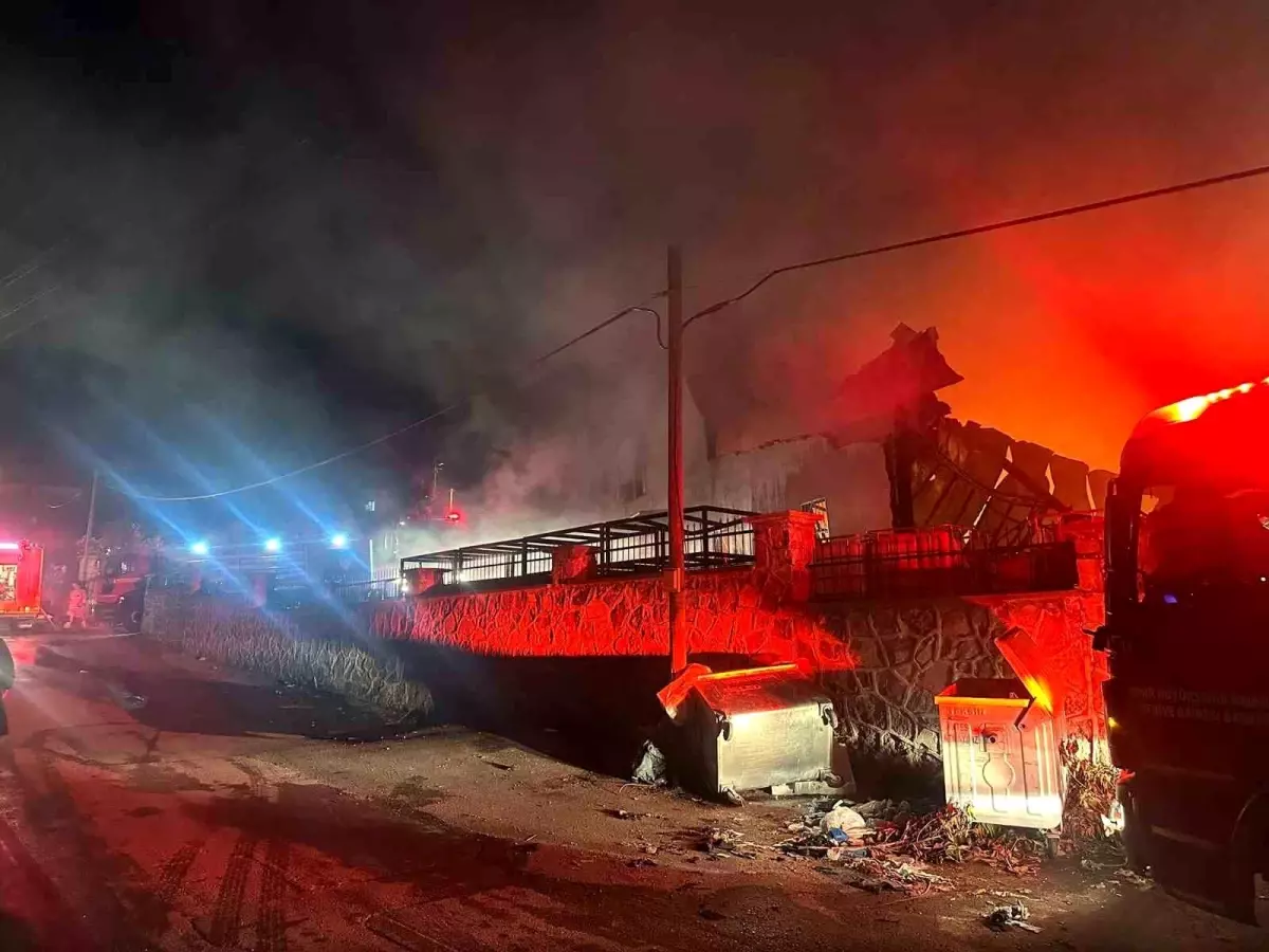 Bornova Tekstil Fabrikasında Yangın