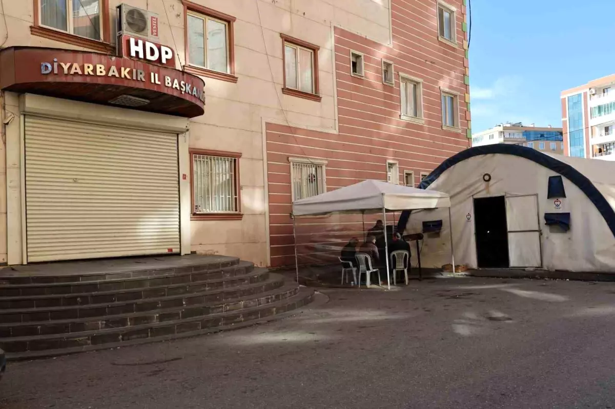 Diyarbakır Anneleri 6 Yıldır Nöbet Tutuyor