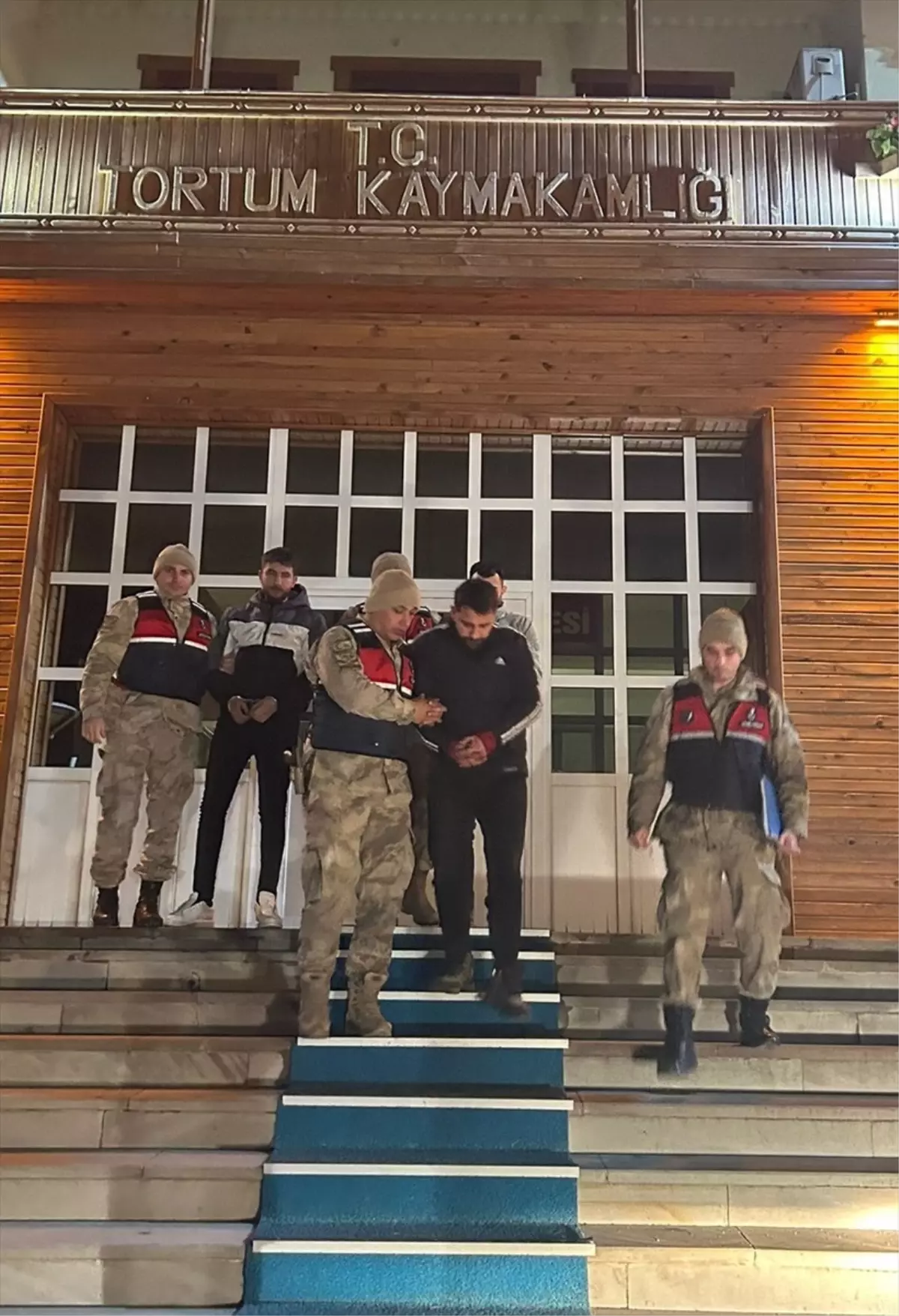 Erzurum’da İnsan Kaçakçılarına Tutuklama