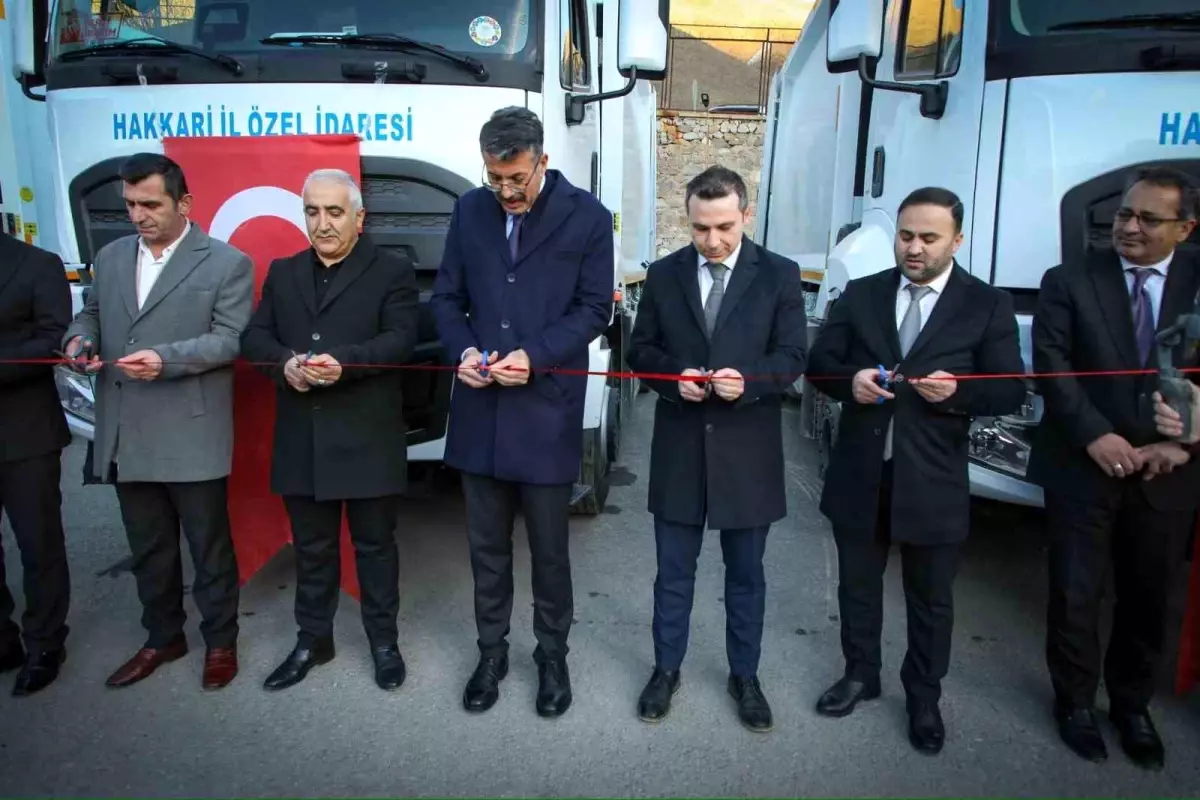 Hakkari’ye Yeni Katı Atık Toplama Araçları