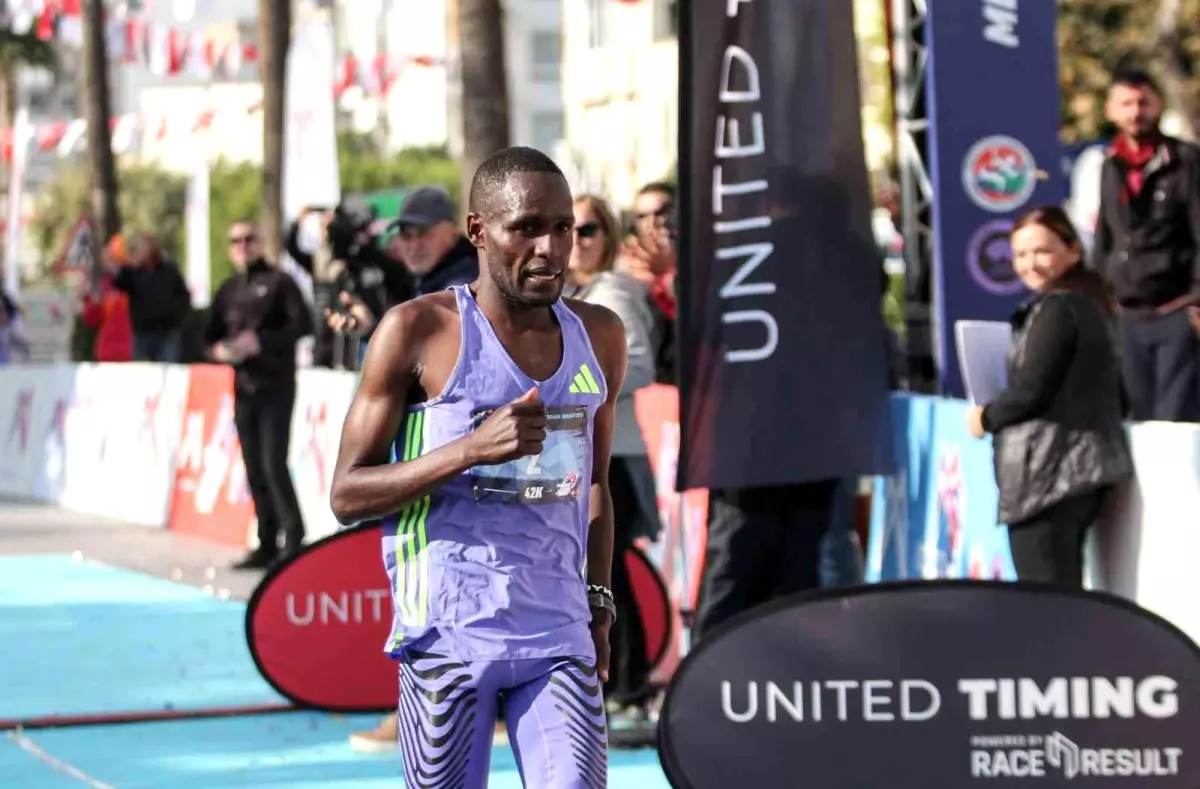 Mersin Maratonu’nda Türkiye Rekoru Kırıldı